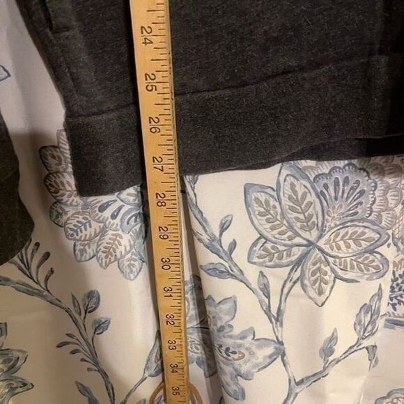 Travis Mathew Quarter Zip Pullover - Men’s Medium - Stylish with Functional Pock - Picture 6 of 8